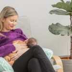 Moeder met baby aan de borst