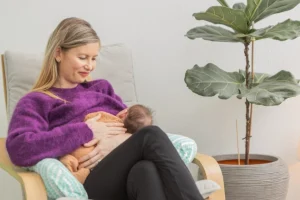 Moeder met baby aan de borst